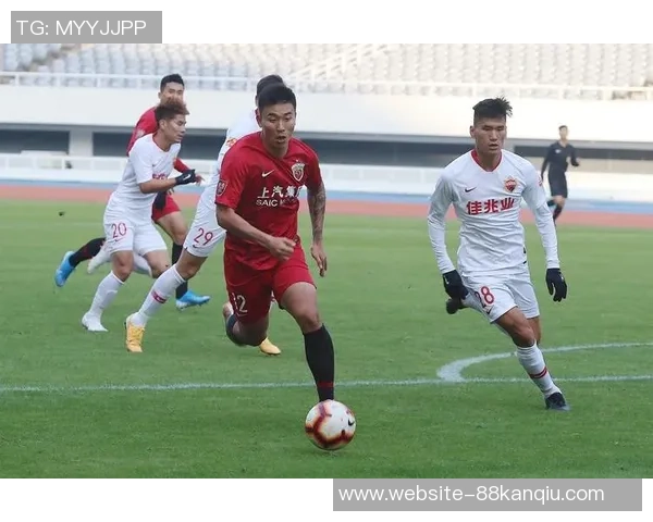 上海上港迎战重庆现代力争主场全取三分展现强队风范