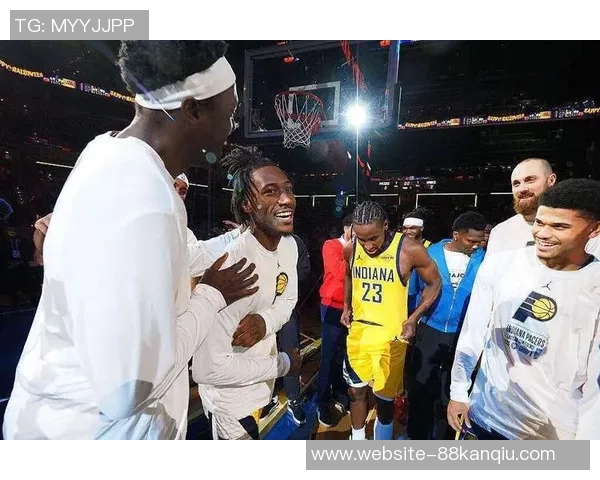 今日勇士迎战步行者期待精彩对决球迷热情高涨助威现场气氛火爆