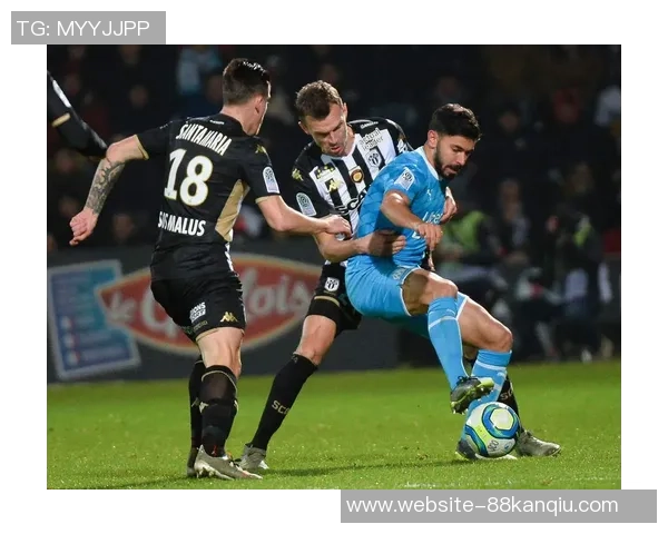 尼姆与昂热比赛因天气原因推迟球迷期待新赛程安排 尼姆与昂热比赛因天气原因推迟球迷期待新赛程安排